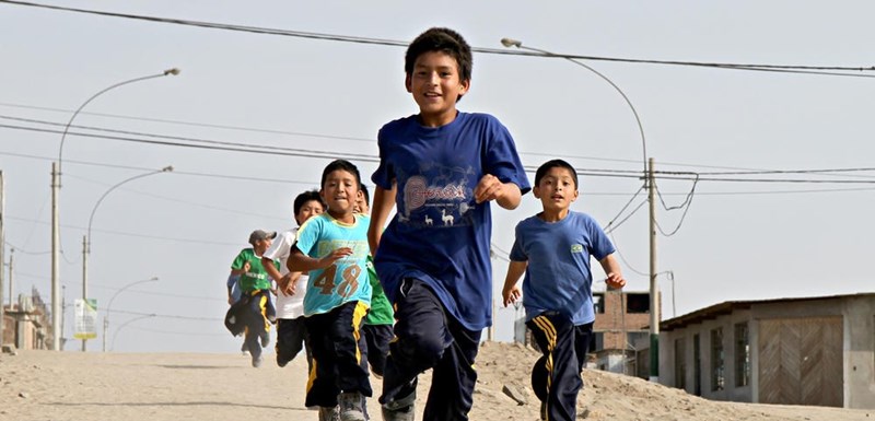 Gutter løper i gatene. Callao. Foto: Bjørn-Owe Holmberg