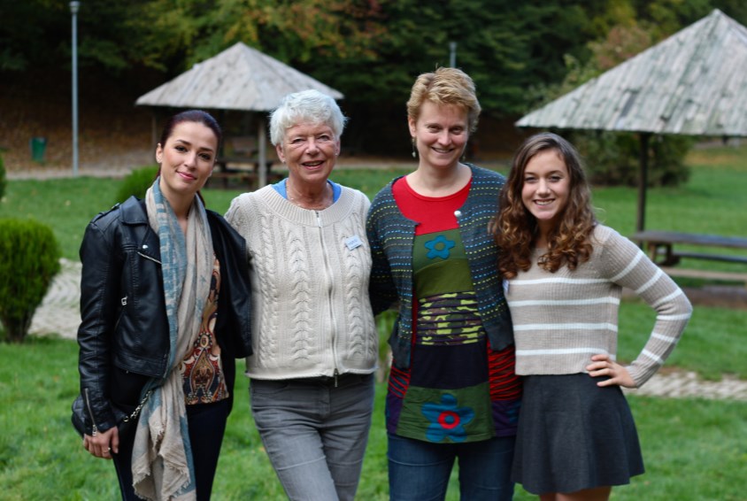 Gentiana og Zuzanna fra UngSOS sammen med Nina og Ingrid i Frivillige for SOS-barnebyer i Akershus. Foto: Emma With