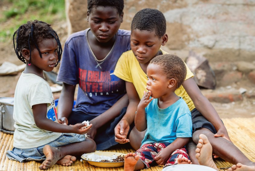 Barn i fattige land spiser ofte ensidig og næringsfattig mat.