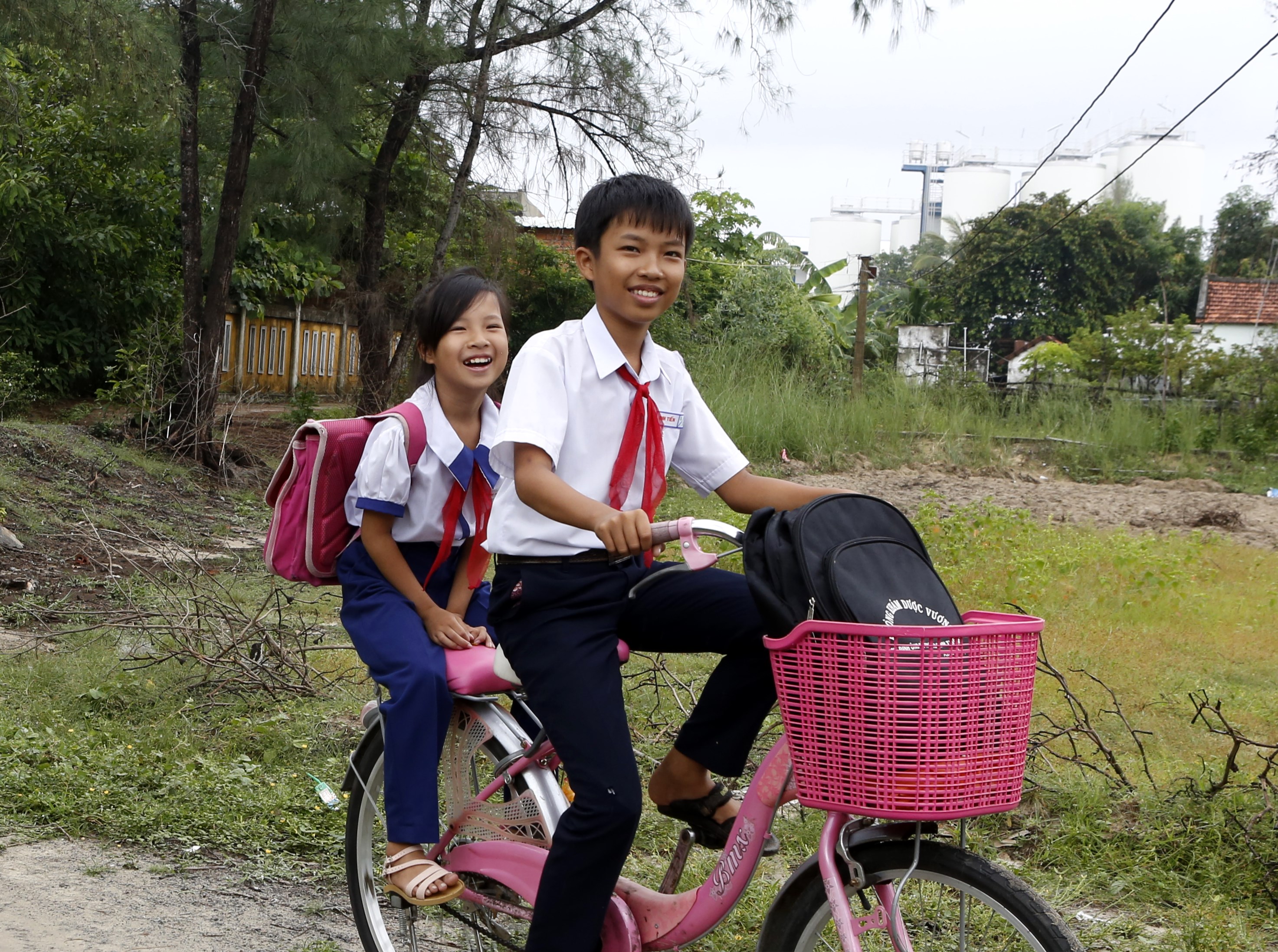 Skolebarn i Vietnam. Foto: SOS-barnebyer