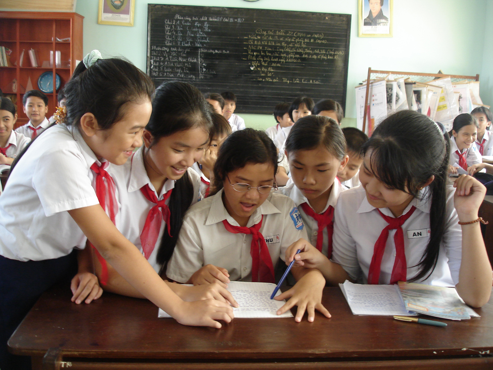 Skoleelever i et klasserom i Vietnam. Foto: SOS-arkiv