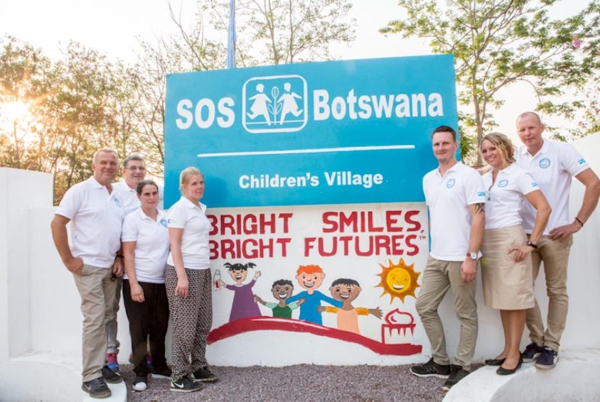 Mars Norge bruker samarbeidet med SOS-barnebyer til å sørge for bedre tannhelse til barn i Ghana og Botswana.  Foto: Karin Schermbrucker