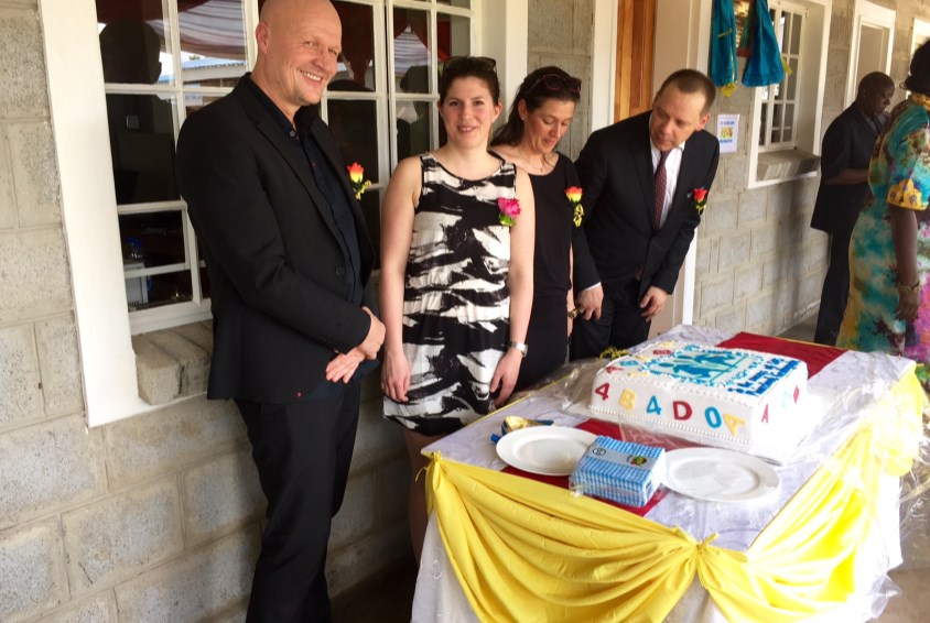 Representanter fra Espira deltok på åpningen av barnehagen i Bindura.
