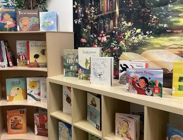 Aktiv sin bok Olivia flytter i Espira barnehager