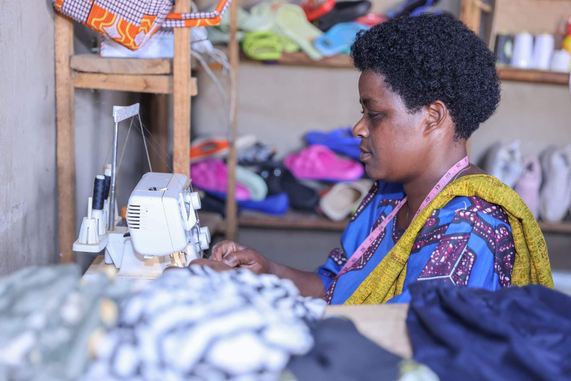 Gloriose i systuen sin i Rwanda. Hun har bygd et tryggere liv for familien og skapt arbeid for andre.