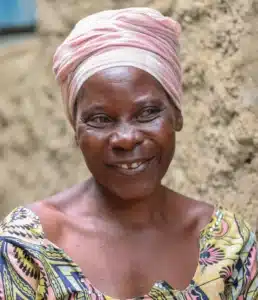 Fosterhjem i Rwanda - Josiane tok til seg to jenter som levde på gata.