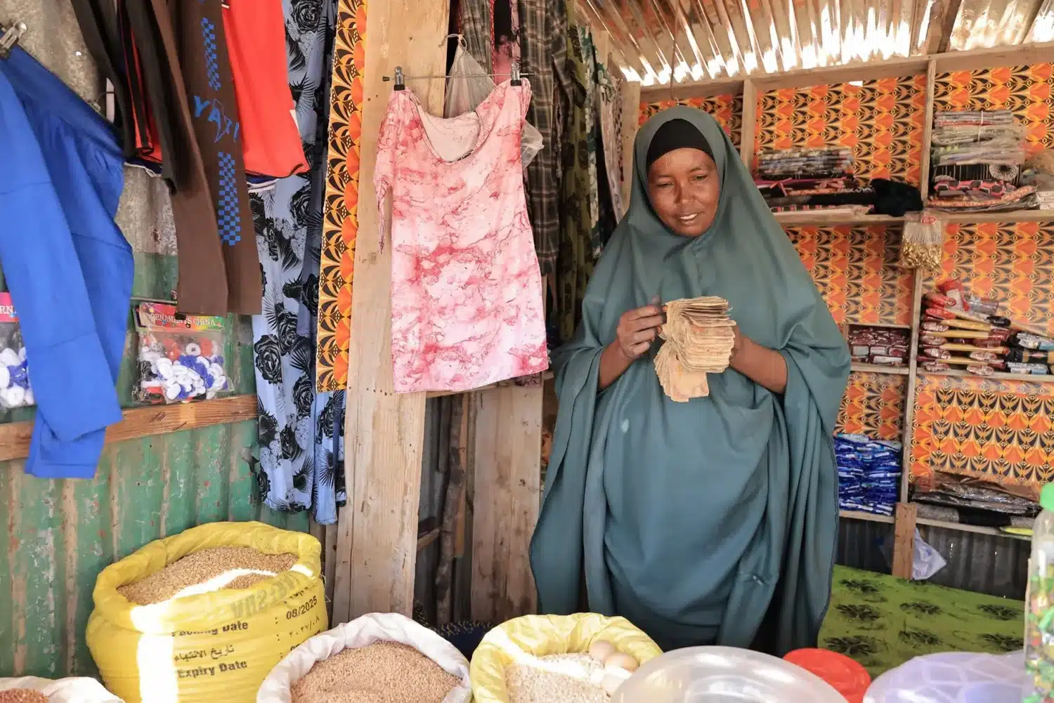 Somalia: Kvinne driver butikk og skaper egen inntekt
