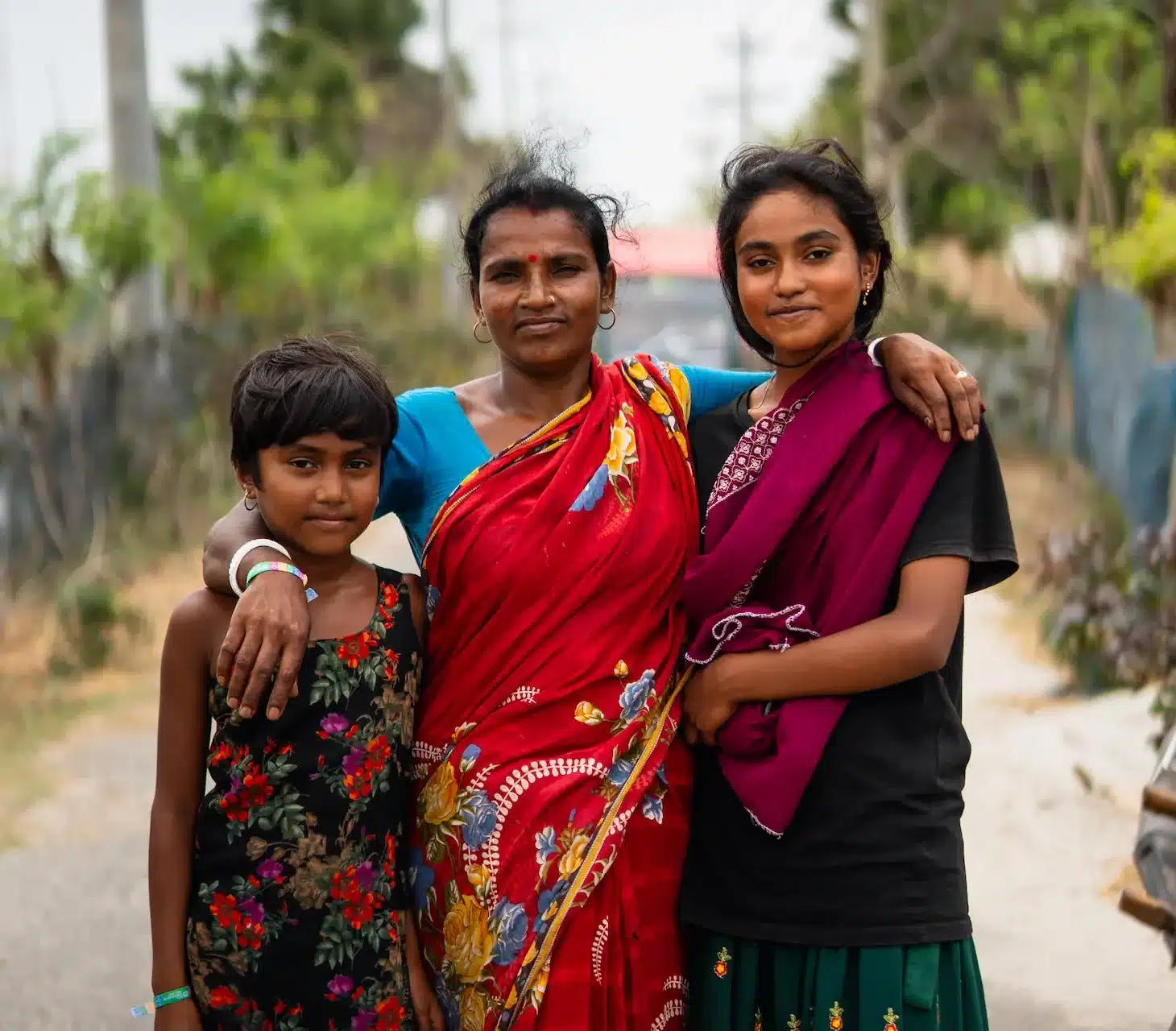 Klimaendringer i Bangladesh tok både hjem og inntektsgrunnlag fra Muktys familie. Med støtte og ny kunnskap bygget hun opp et nytt livsgrunnlag og nye muligheter for døtrene sine.