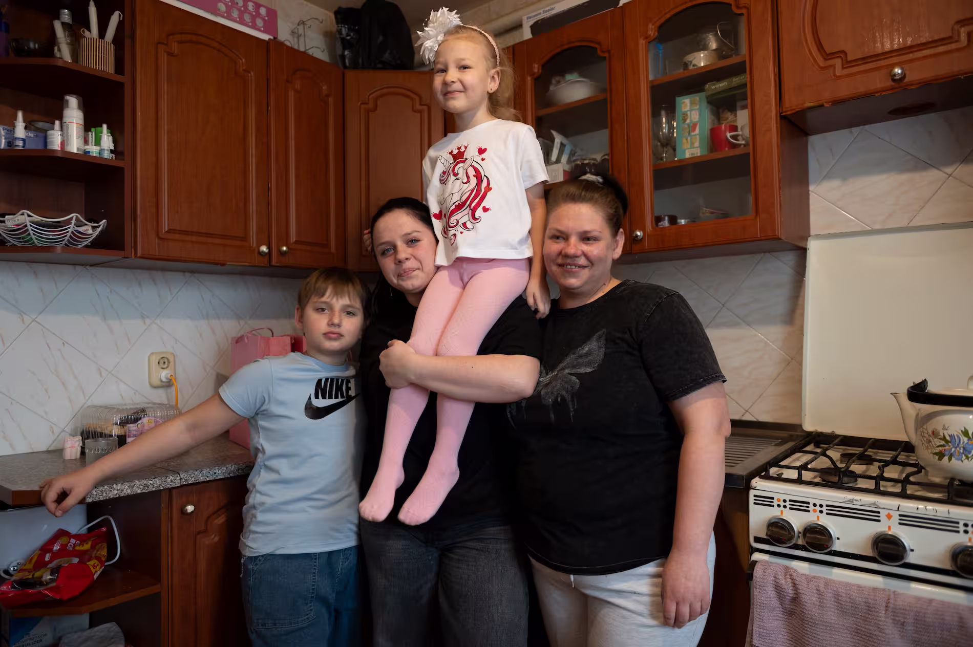Darya og familien i Ukraina. Foto: Katerina Ilievska