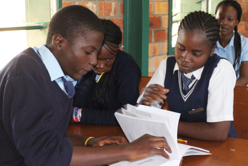 Elever ved SOS-skolen i Lusaka, Zambia. Foto: SOS-arkiv