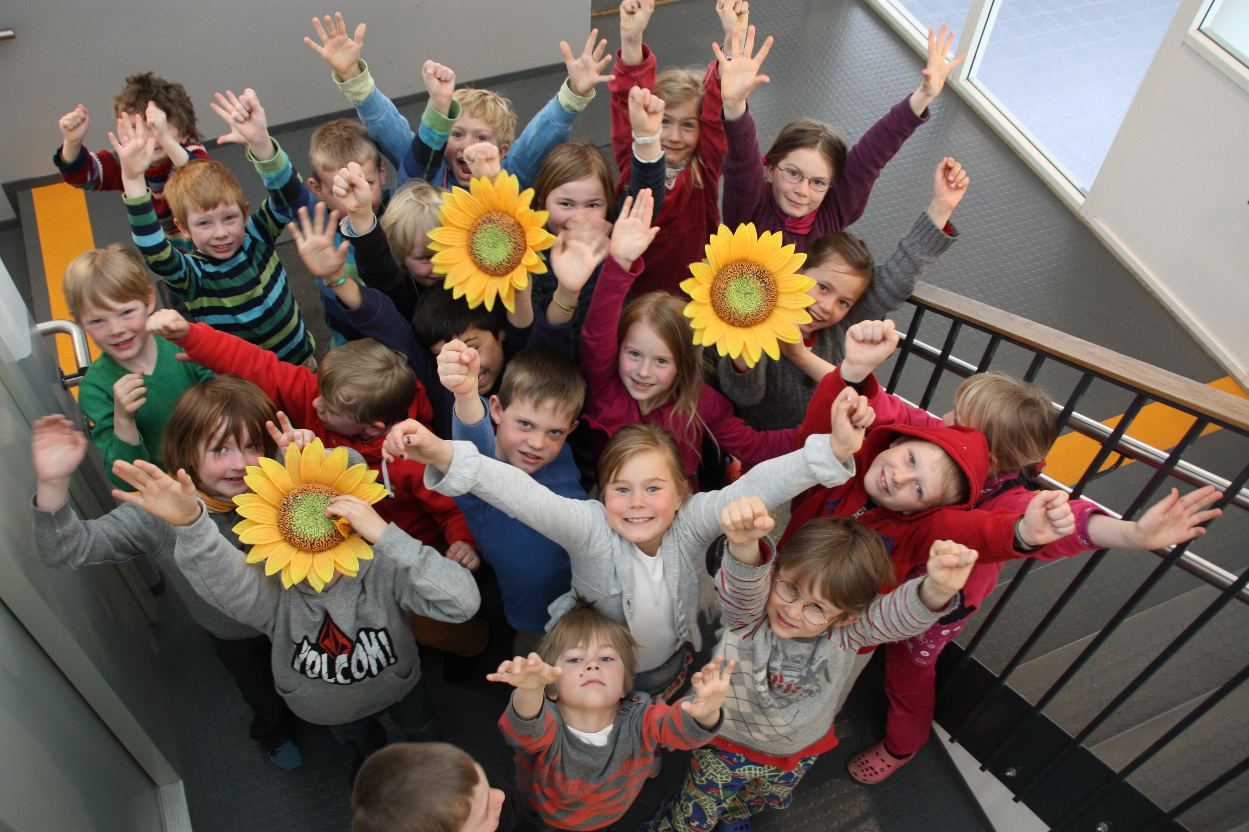 Mange barnehager har et samarbeid med SOS-barnebyer og arrangerer Solsikkefester sammen med de frivillige.