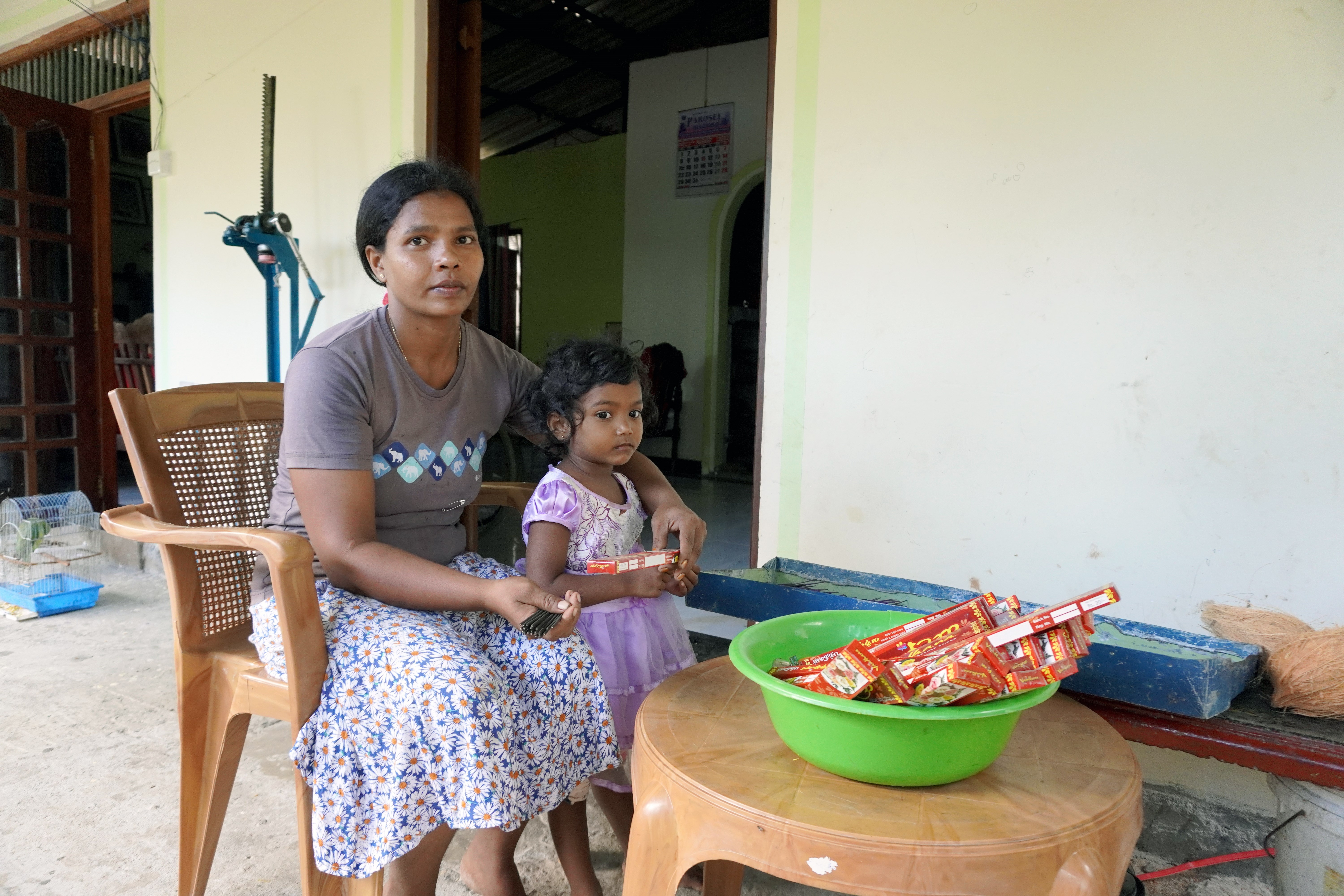 De økte levekostnadene på Sri Lanka har forhøyet risikoen for at familier ikke lenger kan gi barna sine god omsorg og beskyttelse.Foto: Nirukshan Bandara