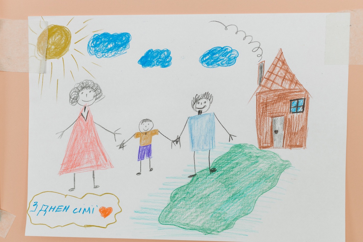 Tegning om familien, fra SOS-barnebyer i Ukraina