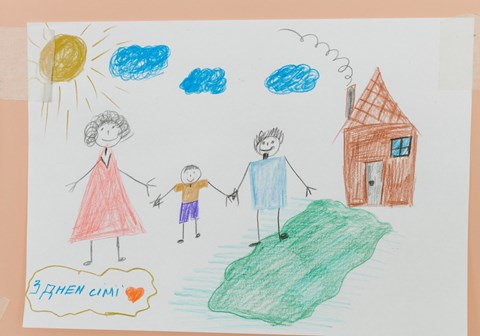 Tegning om familien, fra SOS-barnebyer i Ukraina