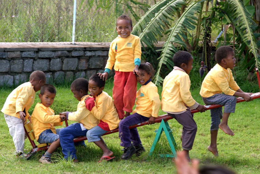 Barn i lek i Madagaskar. Foto: Seger Erken