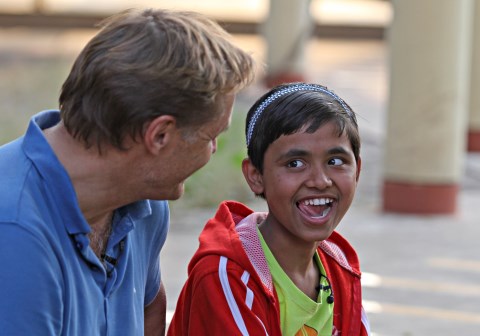 Soma Kumari (11) skulle egentlig vokst opp på et barnehjem i India med minimale muligheter for omsorg og utdanning. Foto: Bjørn-Owe Holmberg