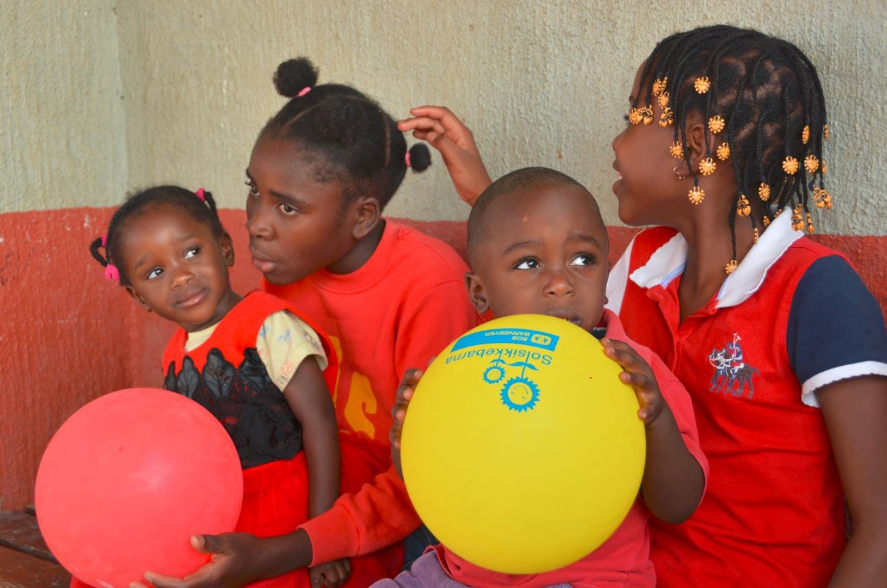 i SOS-barnebyen Huambo er det nå 104 barn. Foto: Turid Weisser