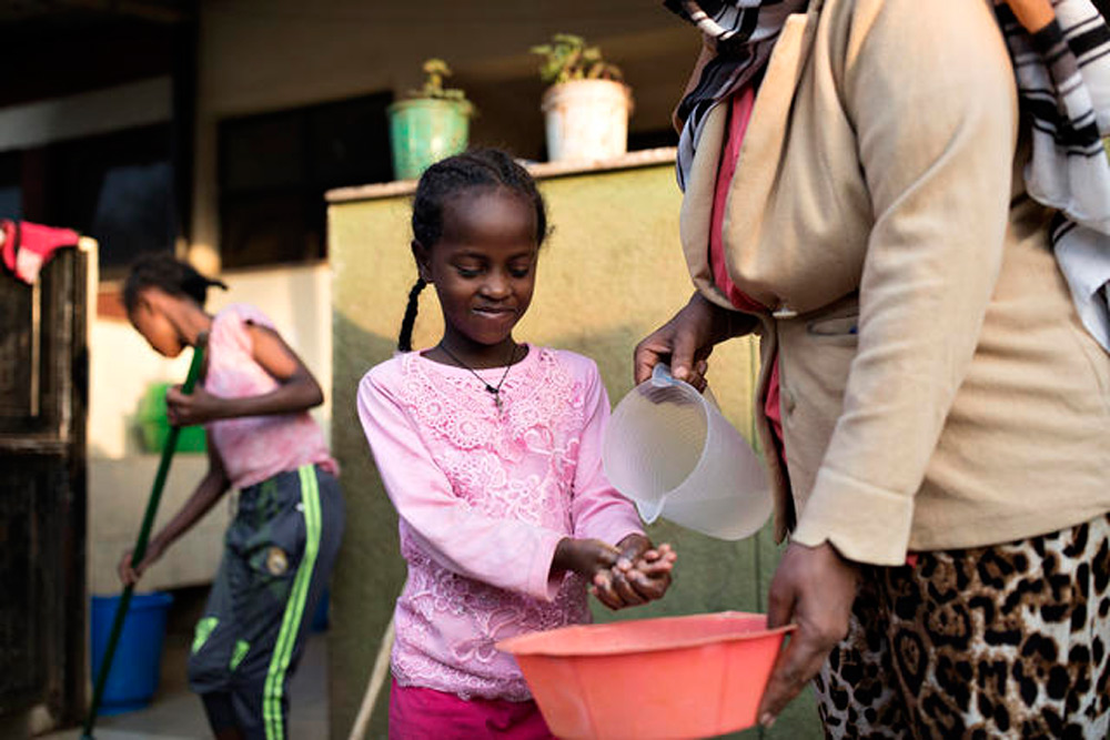 SOS-barnebyer Malawi innfører i likhet med barnebyer over hele verden smitteforebyggende tiltak basert på råd fra WHO og lokale myndigheter. Foto: Turid Weisser
