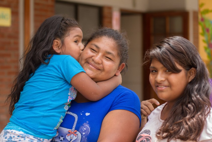 Denne familien får støtte av et av SOS-barnebyers sosialsentre i Callao, Peru. Foto: Vito de la Costa