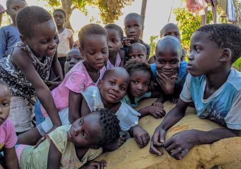 Mange barn og familier i Mosambik har fått livsviktig nødhjelp og støtte til å skape seg en ny fremtid. Foto: Katerina Ebel