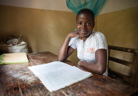 SOS-barnebyer jobber for at jentene skal komme seg tilbake til skolebenken. Foto: Bjørn-Owe Holmberg
 
