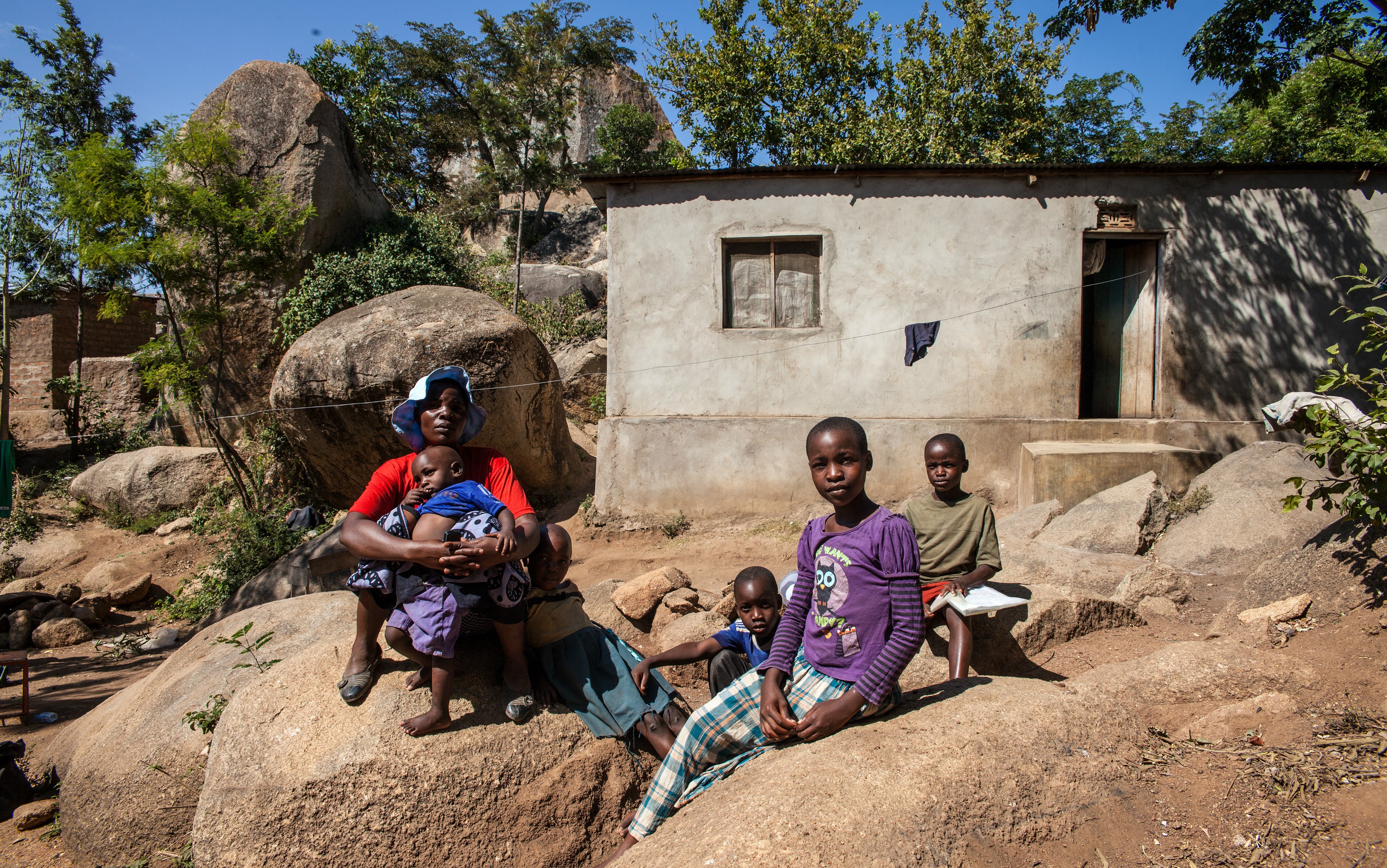 Familie i SOS-barnebyers familieprogram i Mwanza. Foto: Bjørn-Owe Holmberg